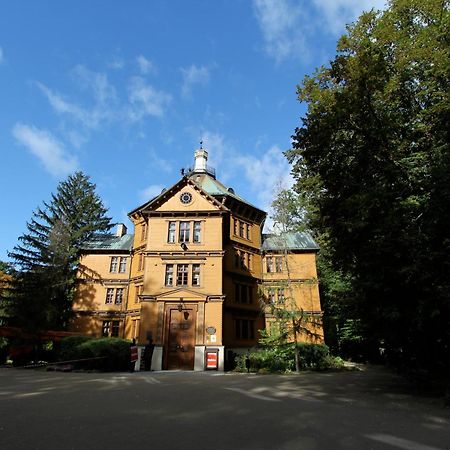 Palac Mysliwski W Antoninie Exterior photo