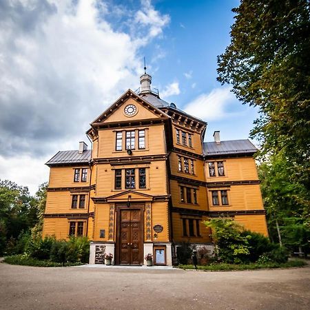 Palac Mysliwski W Antoninie Exterior photo