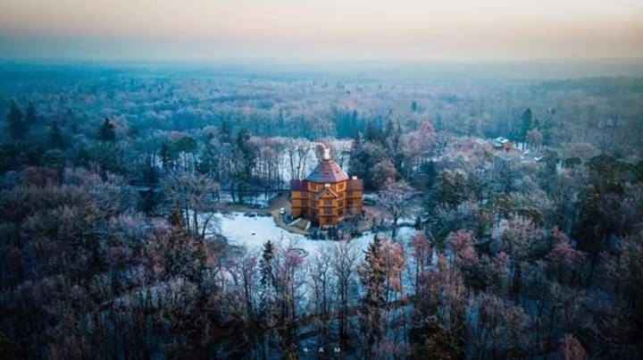 Palac Mysliwski W Antoninie Exterior photo